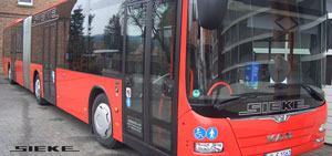 roter Gelenk-Linienbus