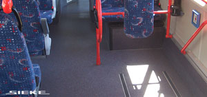 Blaue Sitzreihen Linienbus